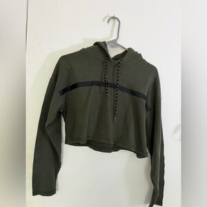 Forever 21 Cropped Sweatshirt